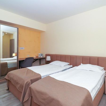 Mandarin Hotel Erivan Exterior foto